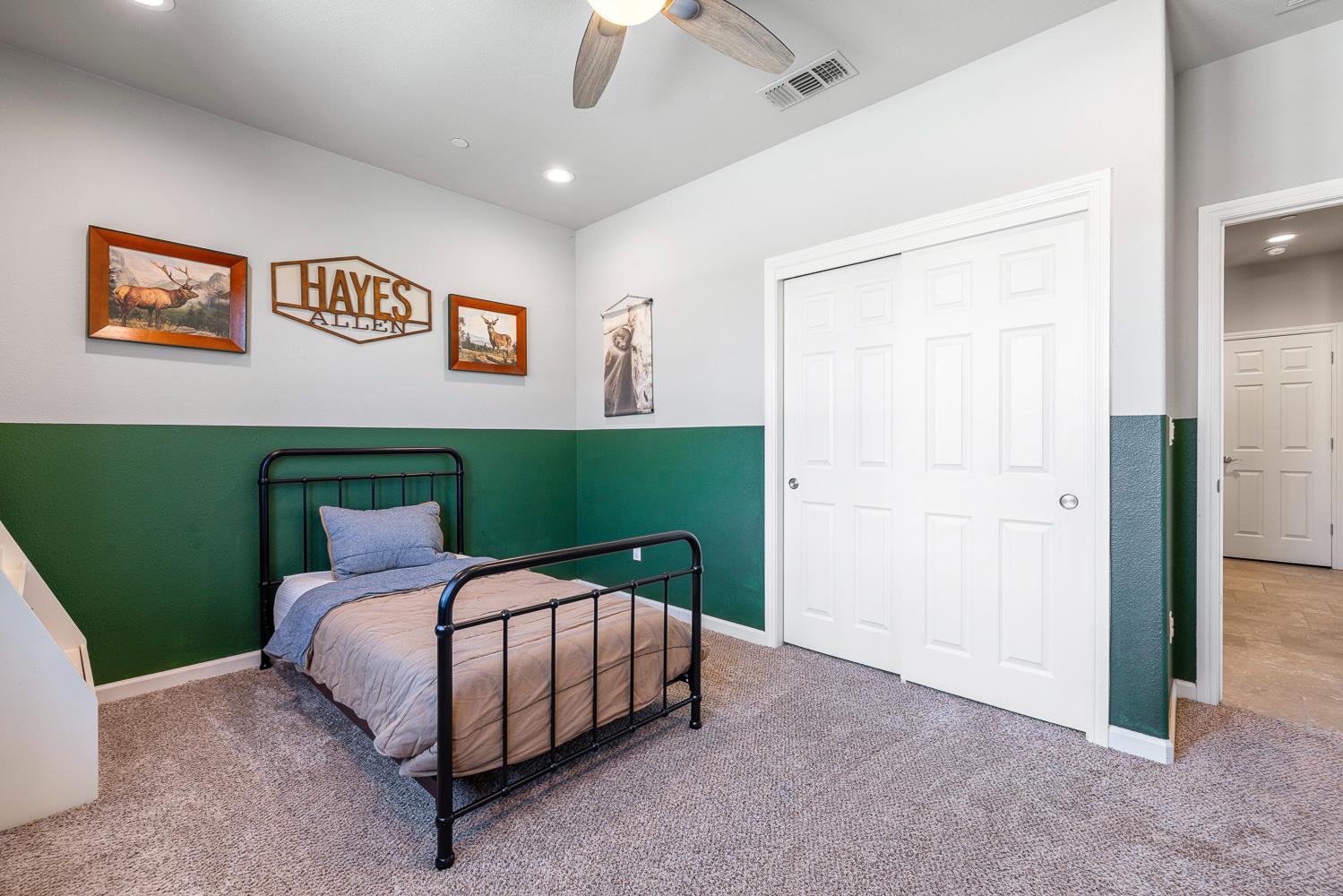 4052 Flint Ave, Clovis, CA 93619