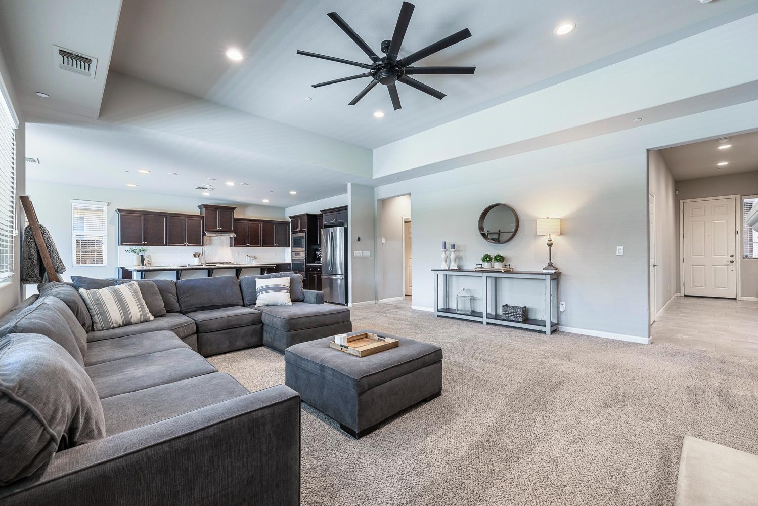 4052 Flint Ave, Clovis, CA 93619