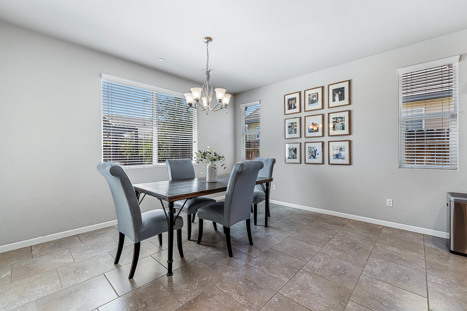 4052 Flint Ave, Clovis, CA 93619