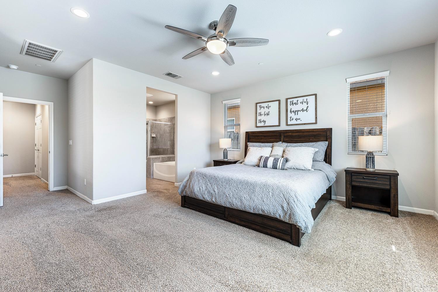 4052 Flint Ave, Clovis, CA 93619