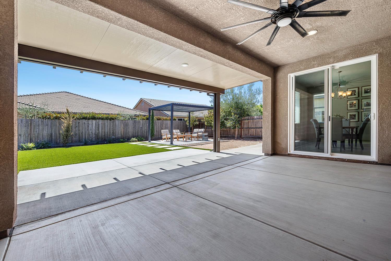 4052 Flint Ave, Clovis, CA 93619