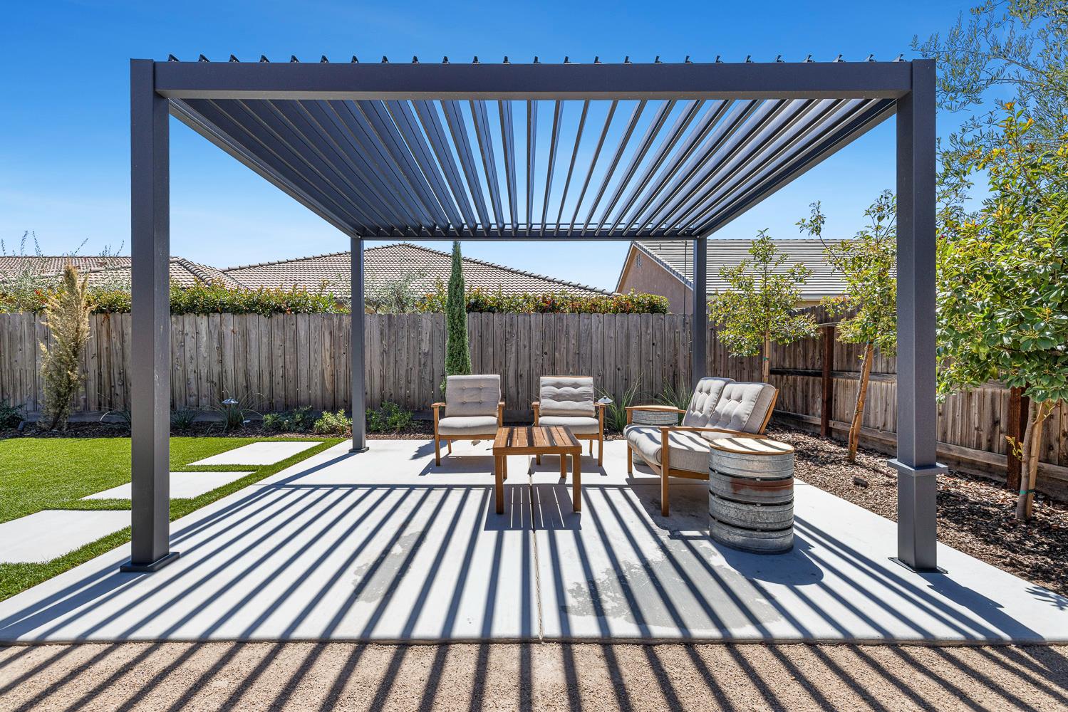 4052 Flint Ave, Clovis, CA 93619