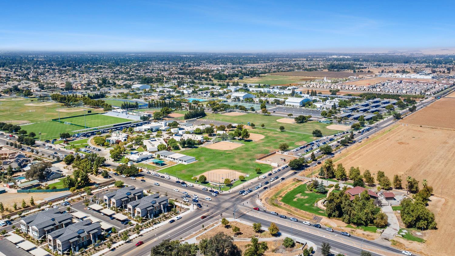 4052 Flint Ave, Clovis, CA 93619