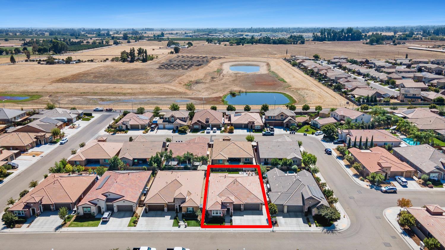 4052 Flint Ave, Clovis, CA 93619