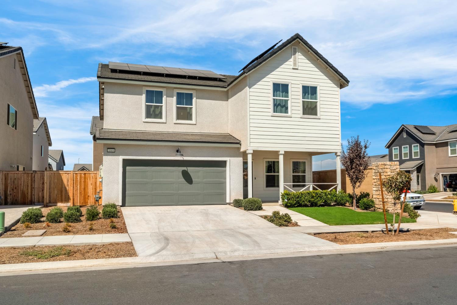 1069 Plum Tree Ave, Clovis, CA 93619