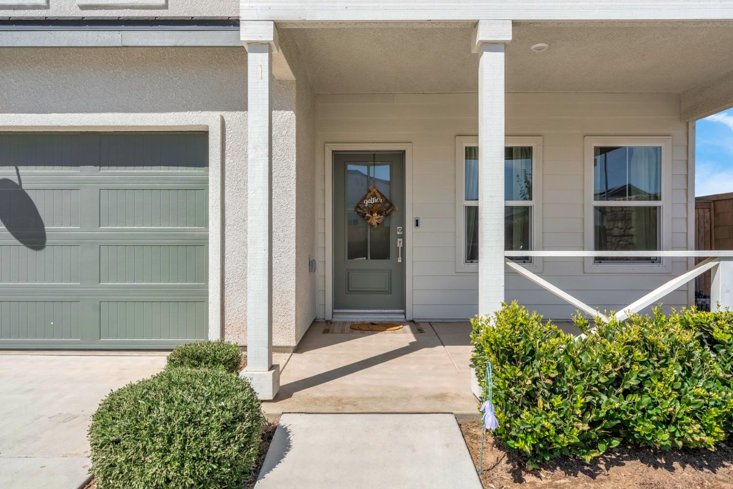1069 Plum Tree Ave, Clovis, CA 93619