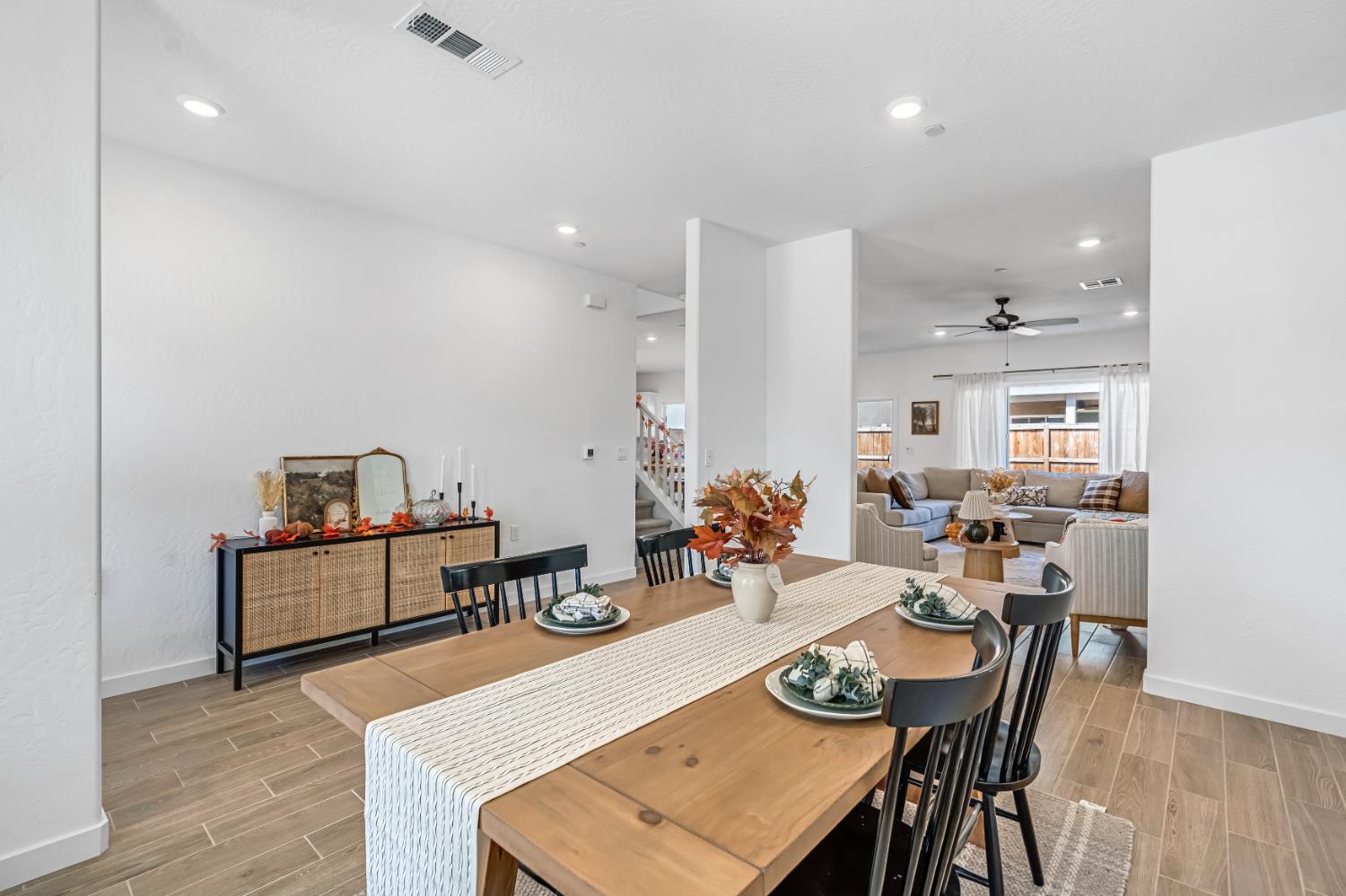 1069 Plum Tree Ave, Clovis, CA 93619