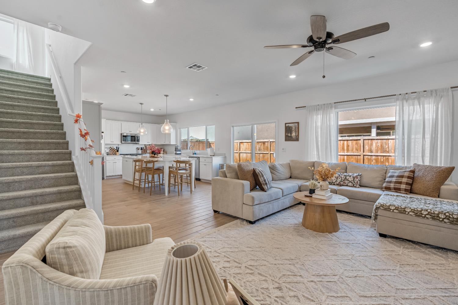 1069 Plum Tree Ave, Clovis, CA 93619