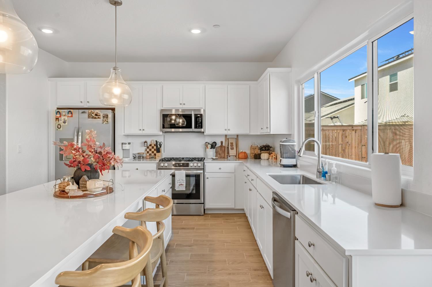 1069 Plum Tree Ave, Clovis, CA 93619