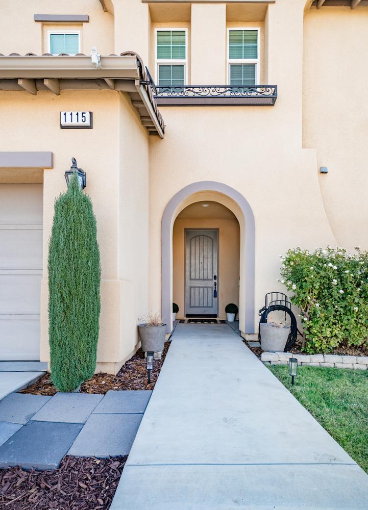 1115 Sanders Ave, Clovis, CA 93619
