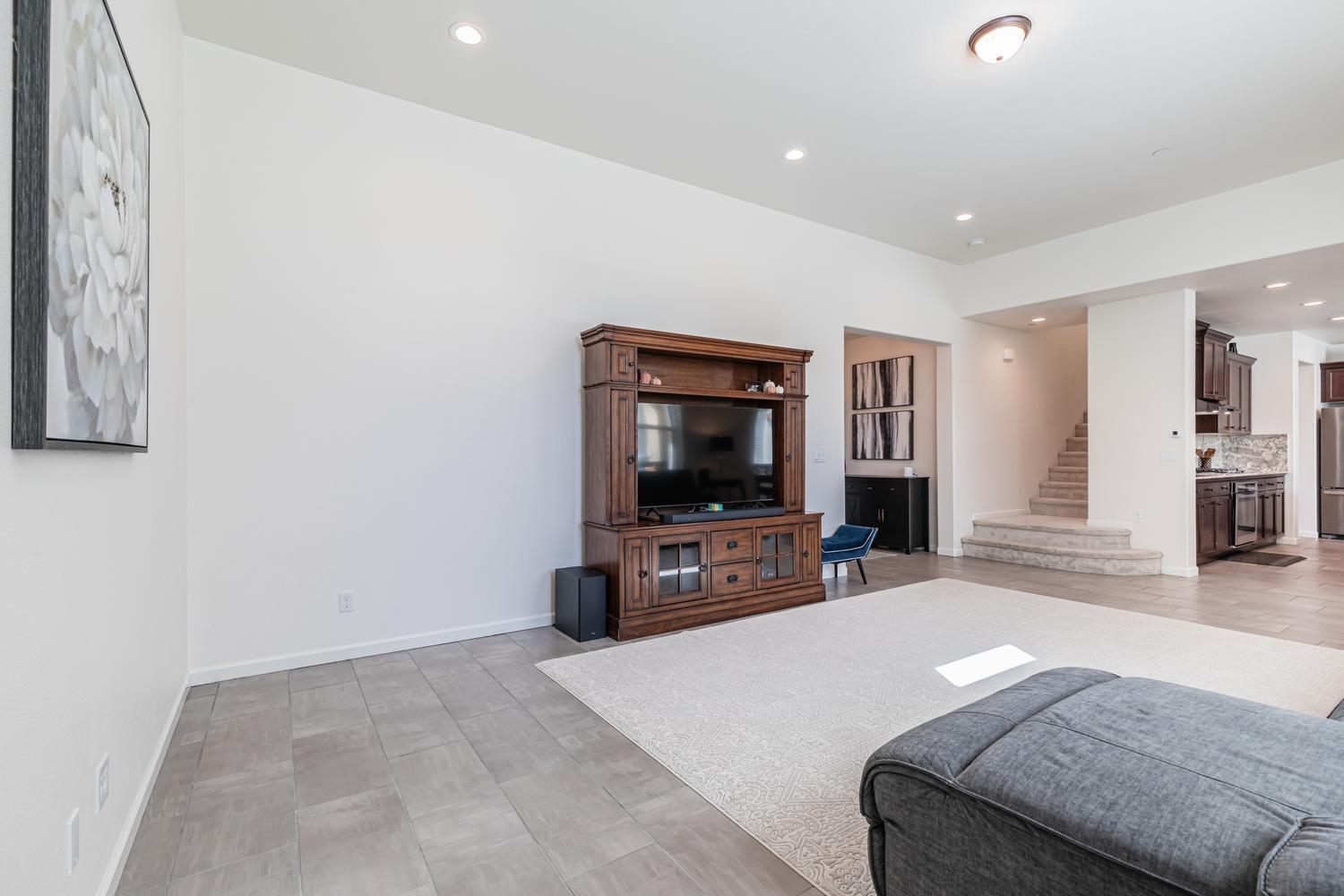 1115 Sanders Ave, Clovis, CA 93619