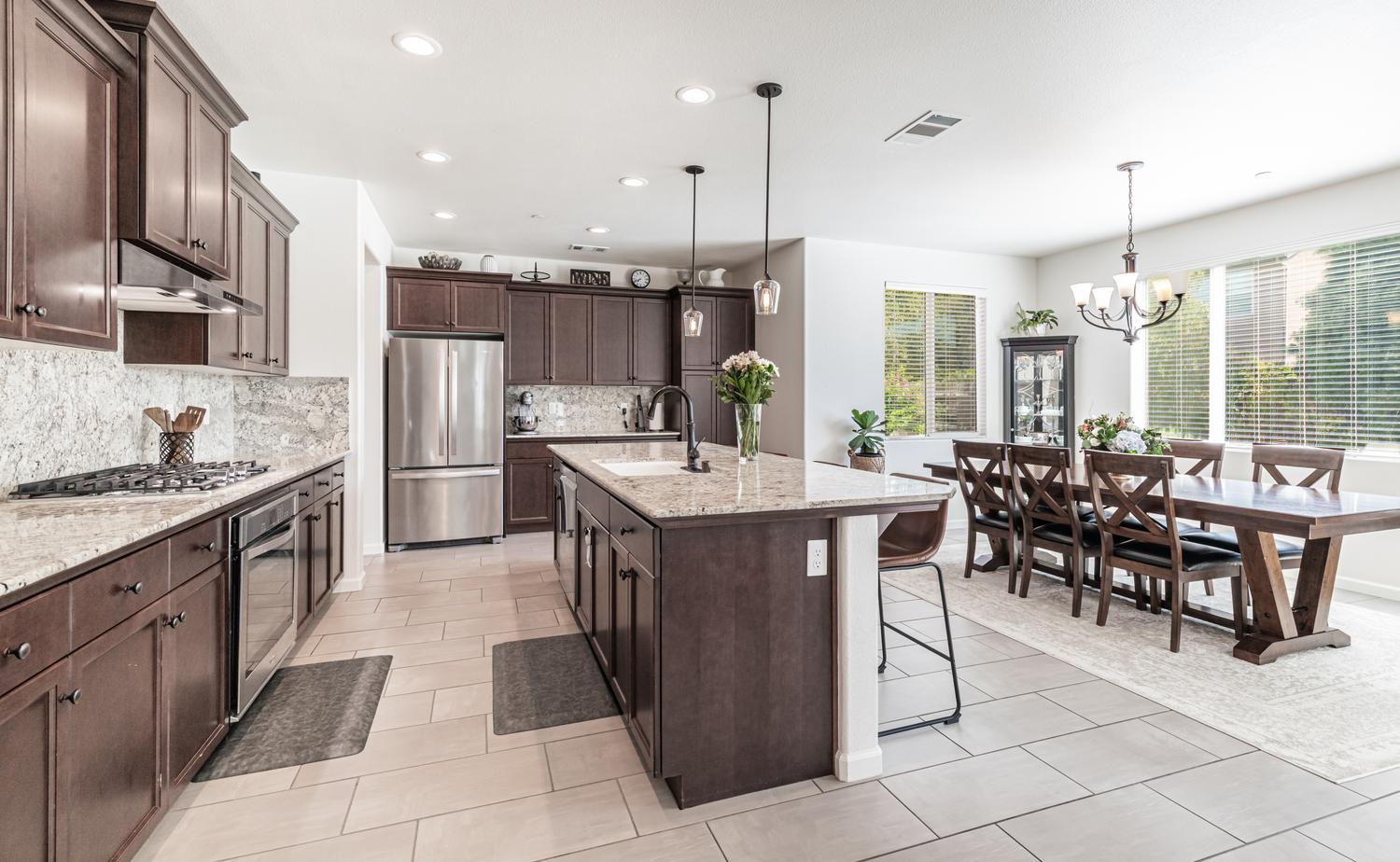 1115 Sanders Ave, Clovis, CA 93619