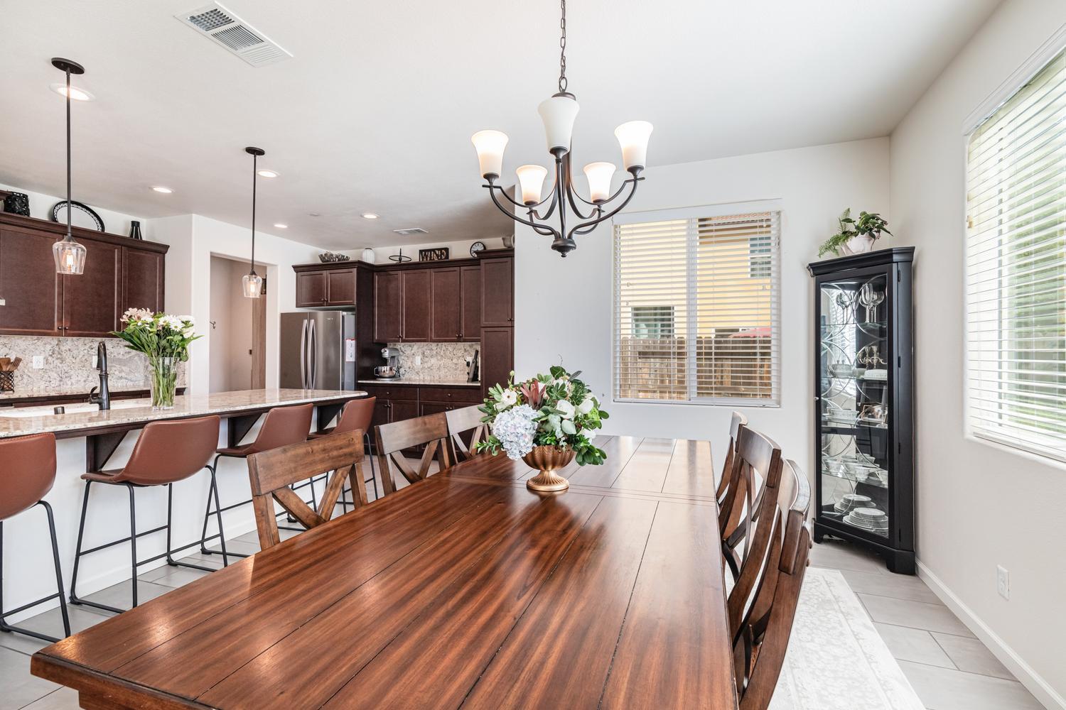 1115 Sanders Ave, Clovis, CA 93619