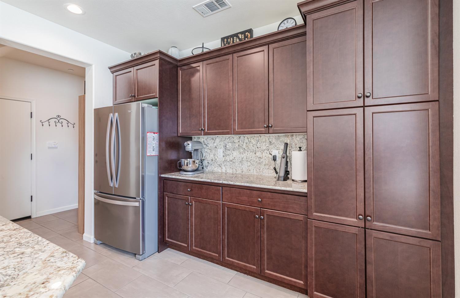 1115 Sanders Ave, Clovis, CA 93619
