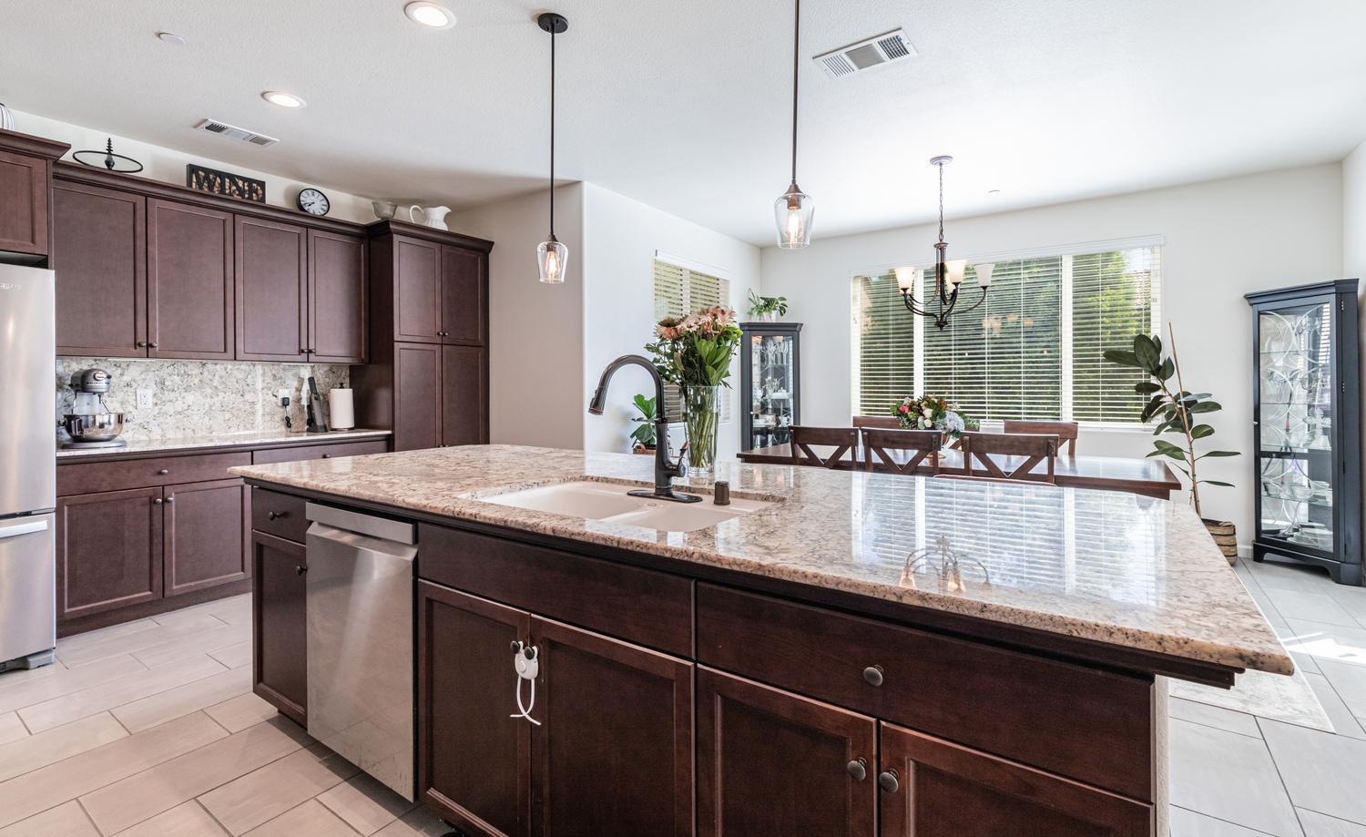 1115 Sanders Ave, Clovis, CA 93619