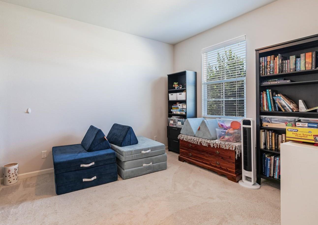 1115 Sanders Ave, Clovis, CA 93619