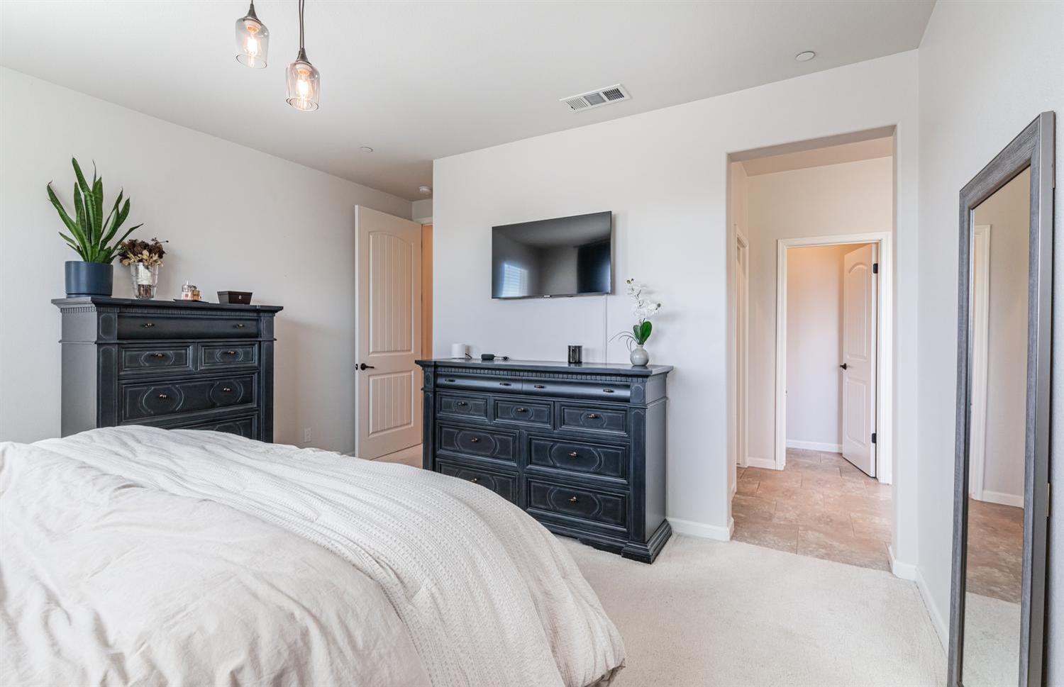 1115 Sanders Ave, Clovis, CA 93619