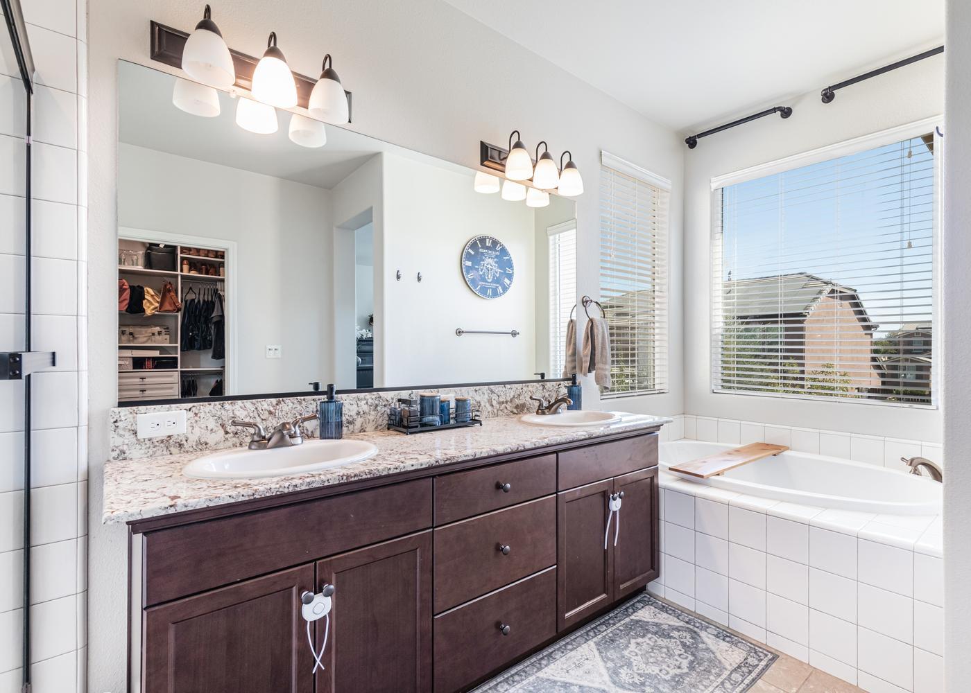 1115 Sanders Ave, Clovis, CA 93619