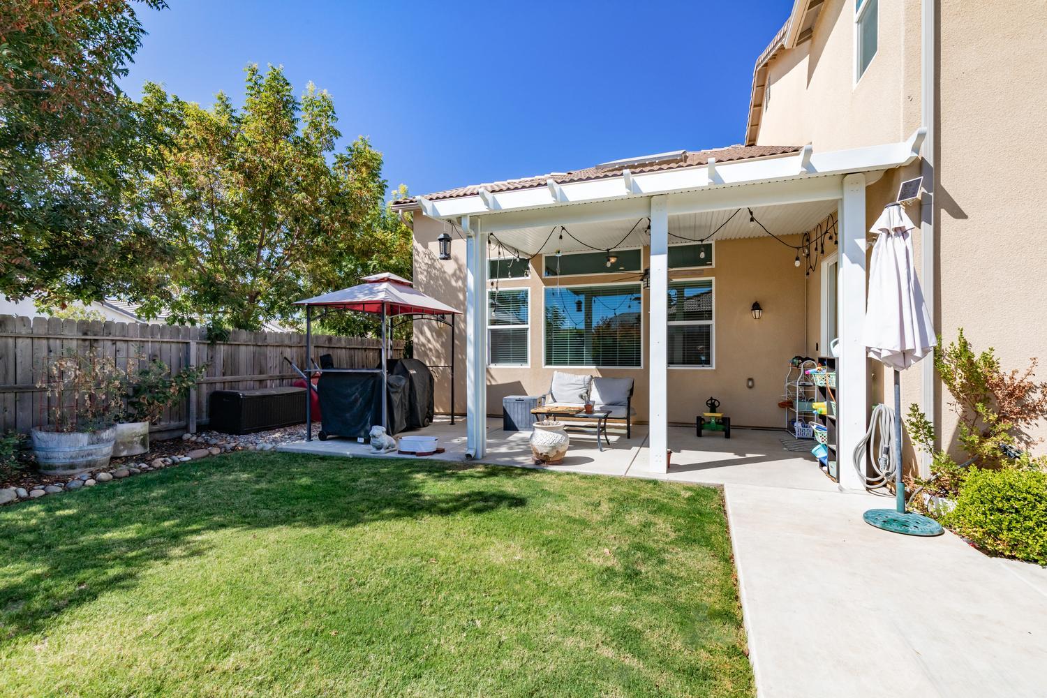 1115 Sanders Ave, Clovis, CA 93619