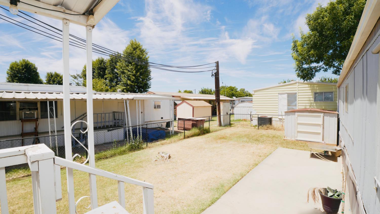 7676 N Fresno St #24, Fresno, CA 93720