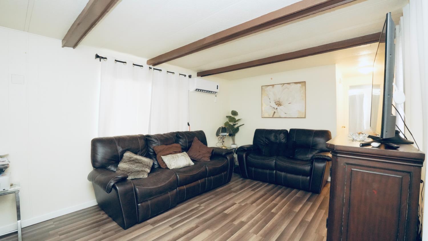 7676 N Fresno St #24, Fresno, CA 93720