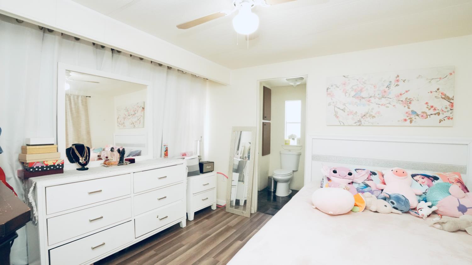 7676 N Fresno St #24, Fresno, CA 93720