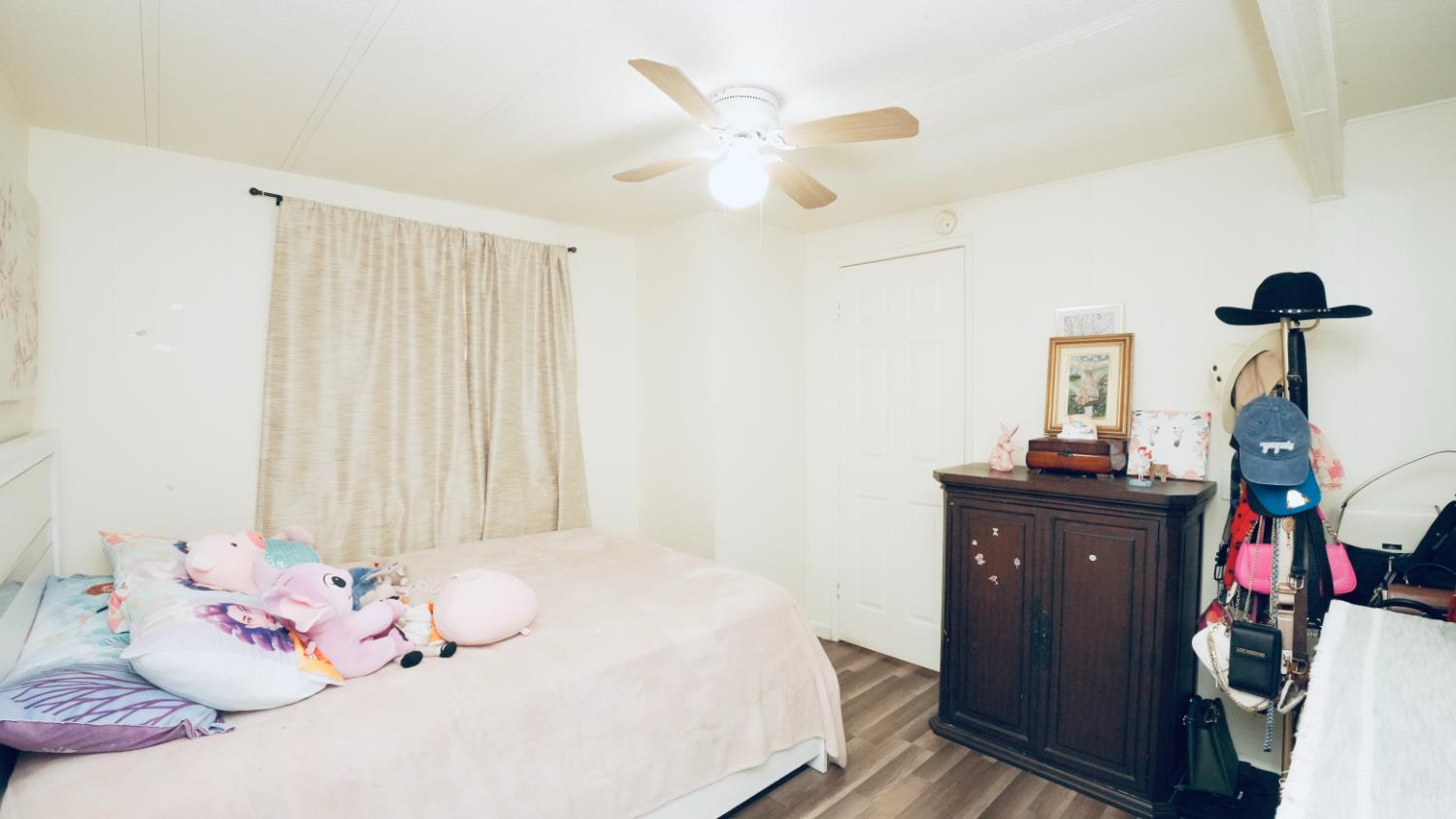 7676 N Fresno St #24, Fresno, CA 93720