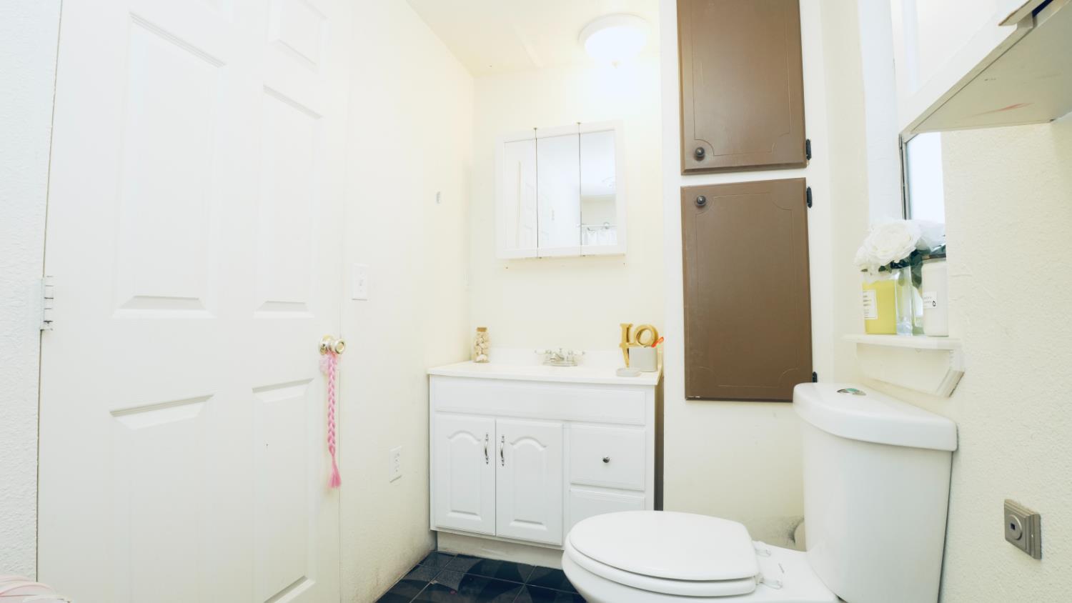 7676 N Fresno St #24, Fresno, CA 93720