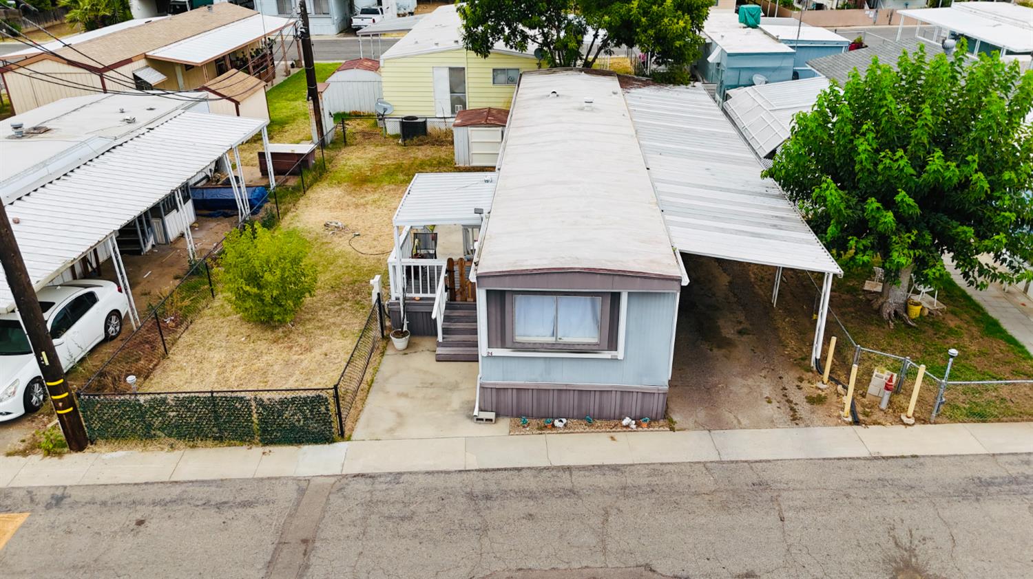 7676 N Fresno St #24, Fresno, CA 93720