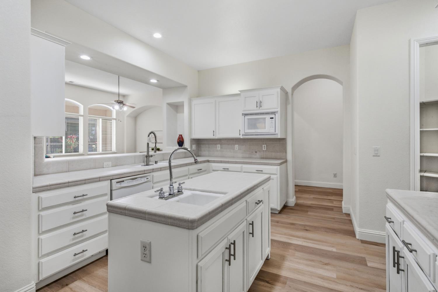 2935 E Omaha Ave, Fresno, CA 93720