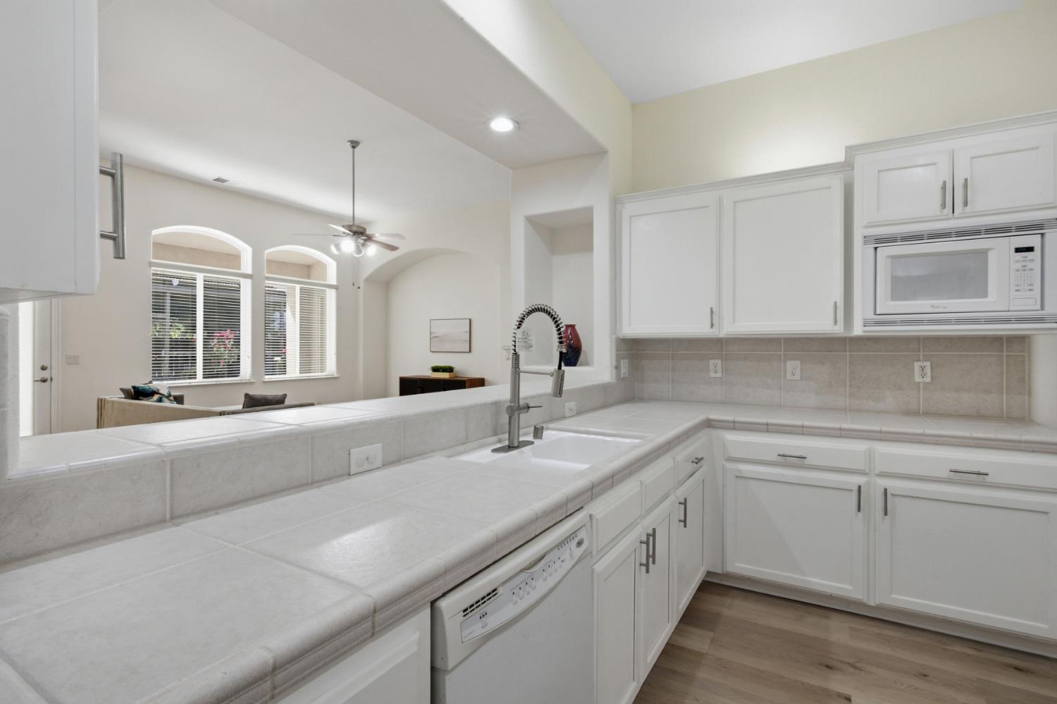 2935 E Omaha Ave, Fresno, CA 93720