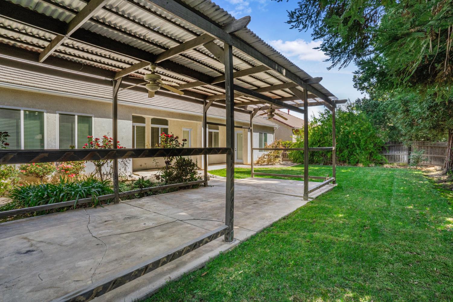 2935 E Omaha Ave, Fresno, CA 93720