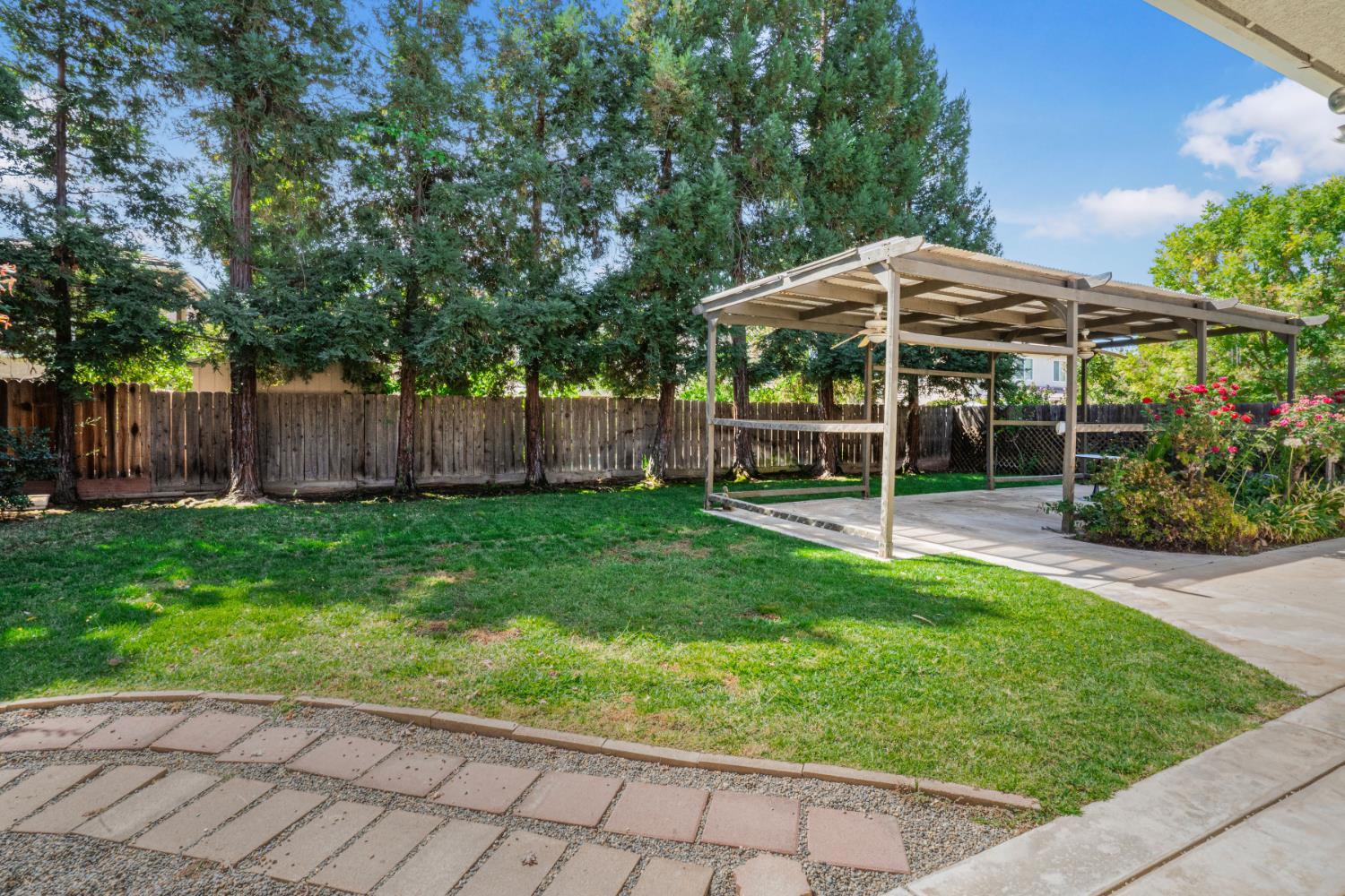 2935 E Omaha Ave, Fresno, CA 93720