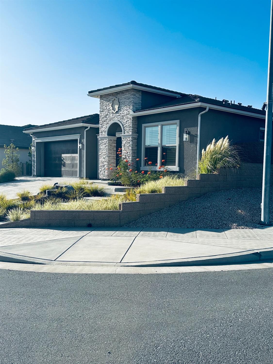 19732 Desert Willow Ln, Friant, CA 93626