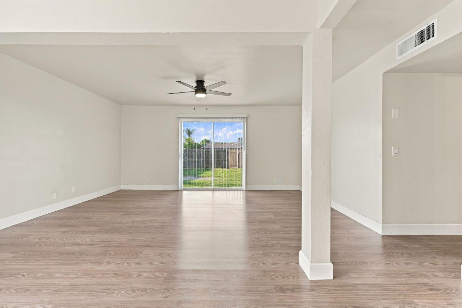 1878 E Park Way, Dinuba, CA 93618