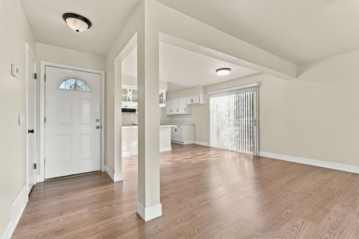 1878 E Park Way, Dinuba, CA 93618