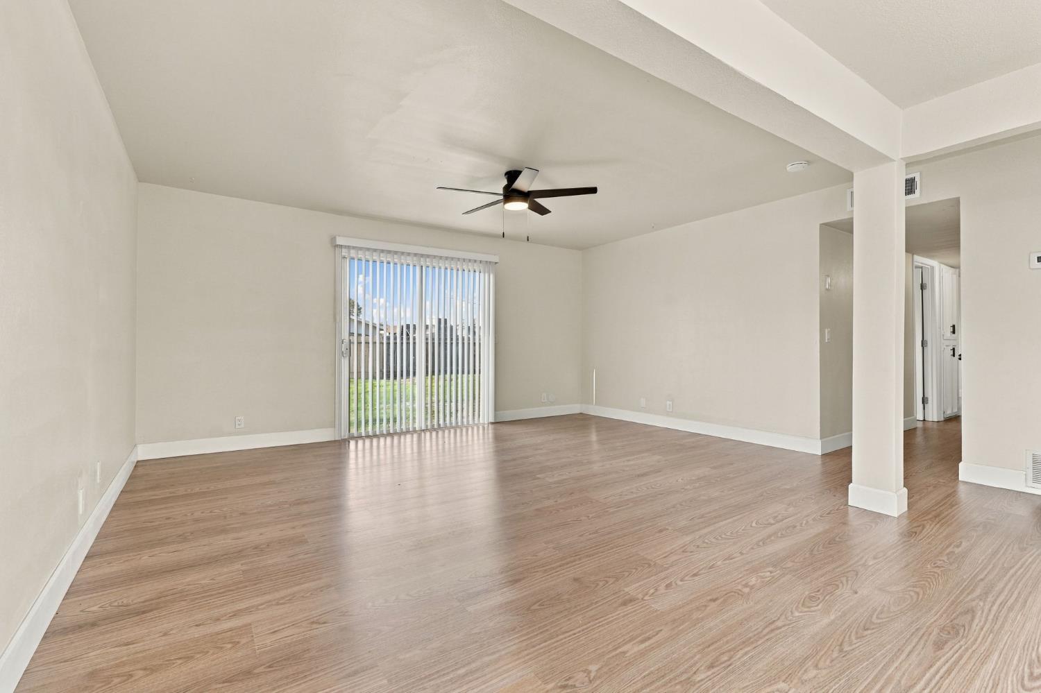 1878 E Park Way, Dinuba, CA 93618