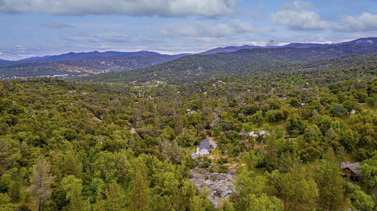 50622 Critter Creek Ln, Oakhurst, CA 93644
