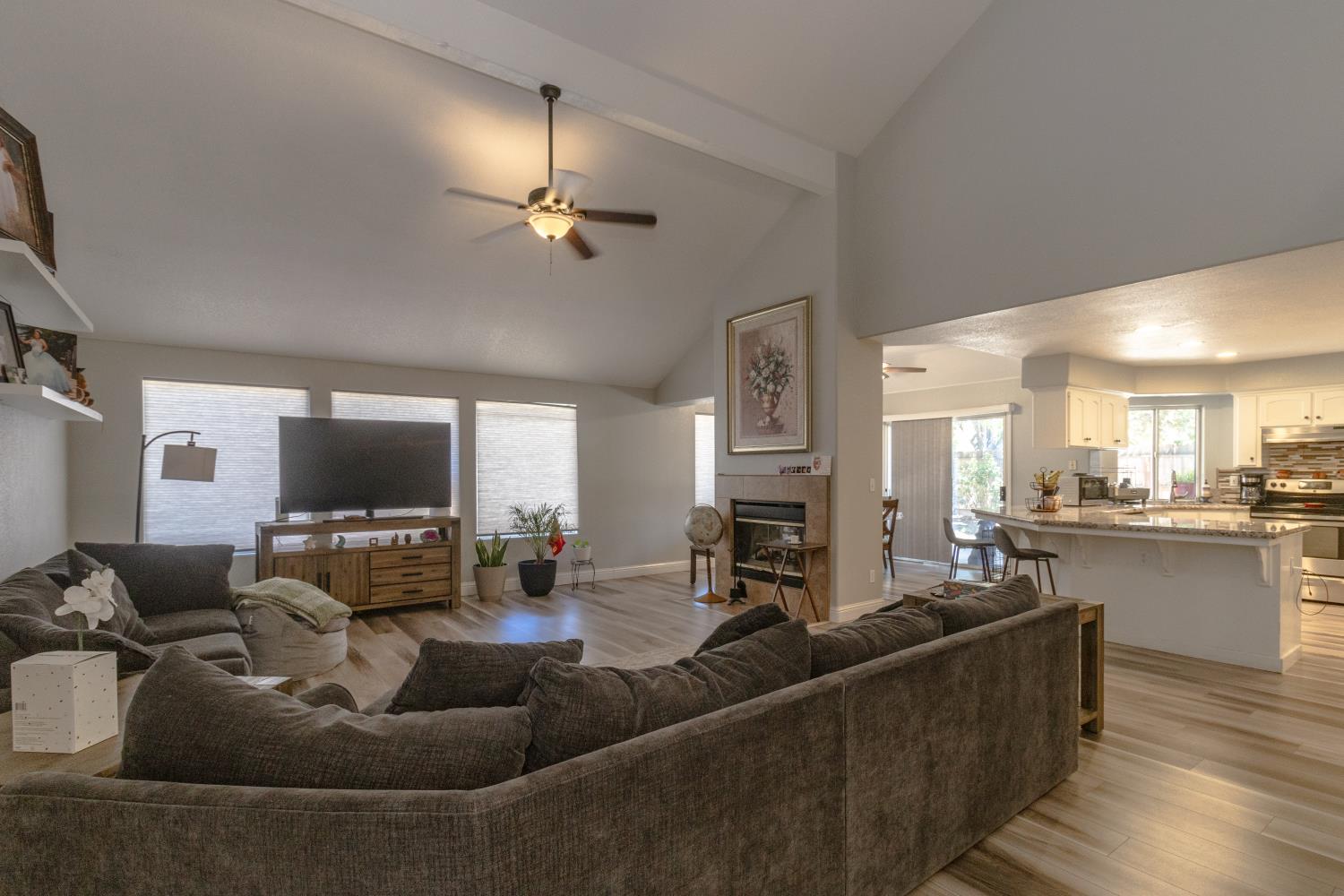 6257 N Capri Ct, Fresno, CA 93711