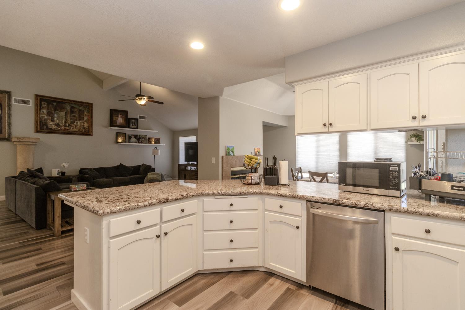 6257 N Capri Ct, Fresno, CA 93711