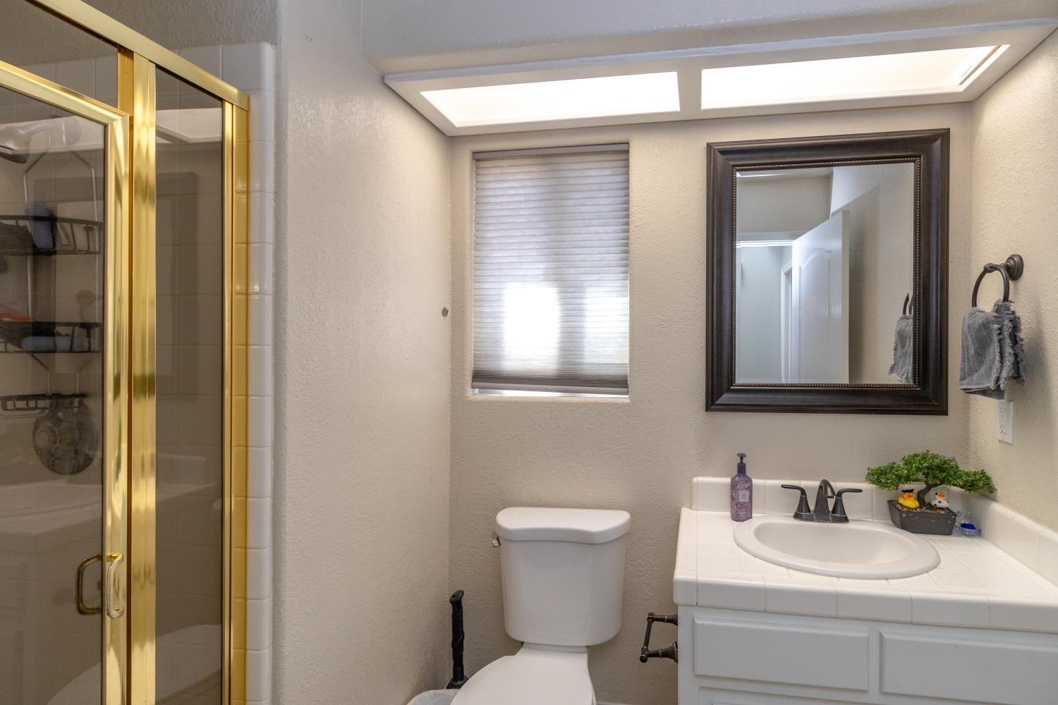 6257 N Capri Ct, Fresno, CA 93711