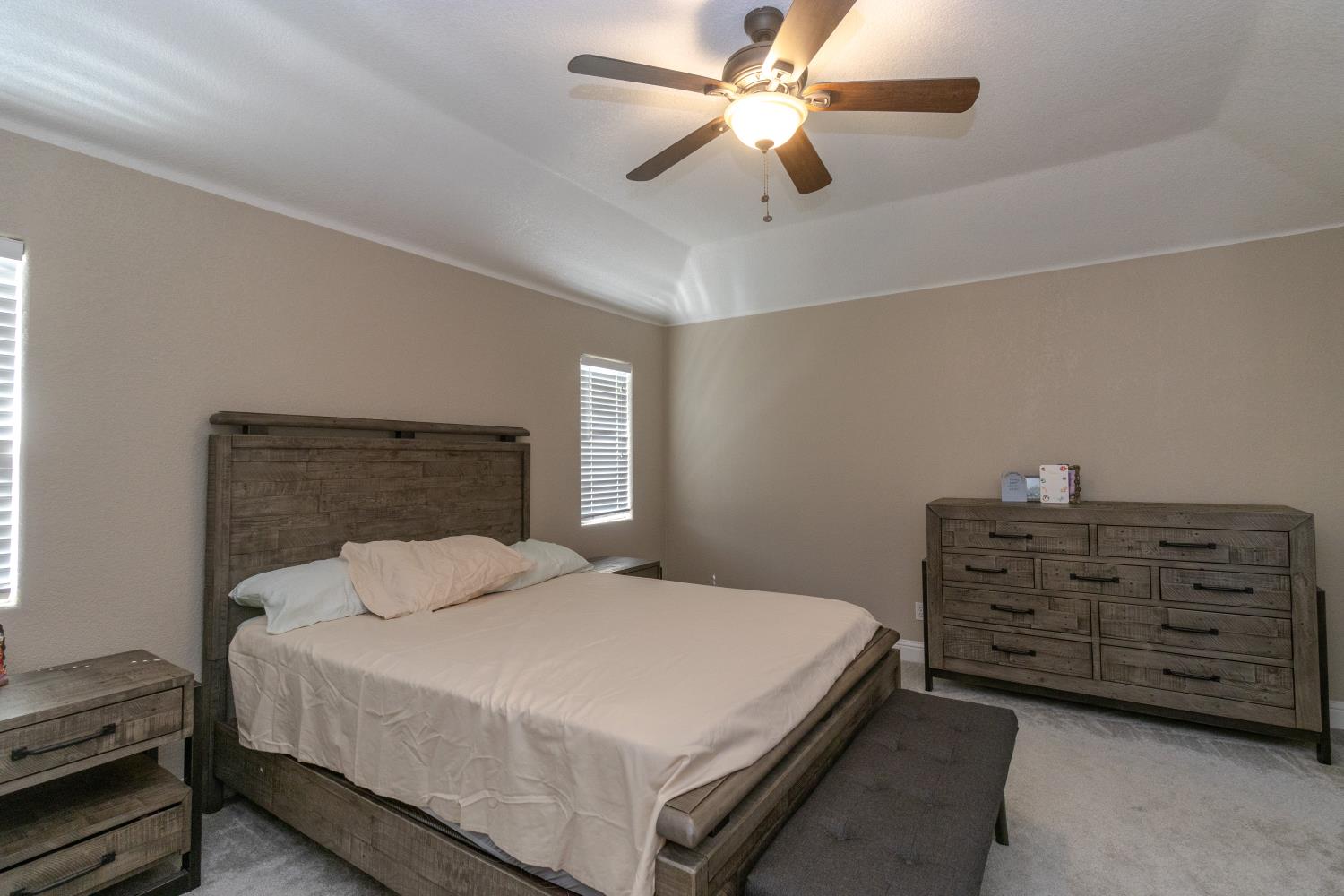 6257 N Capri Ct, Fresno, CA 93711