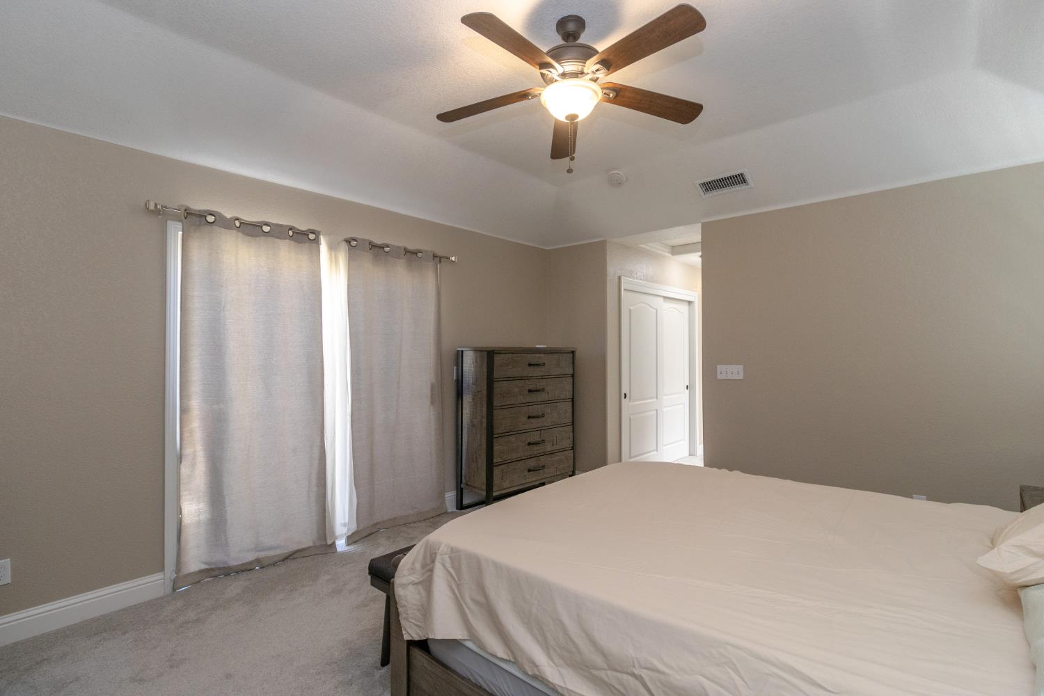 6257 N Capri Ct, Fresno, CA 93711