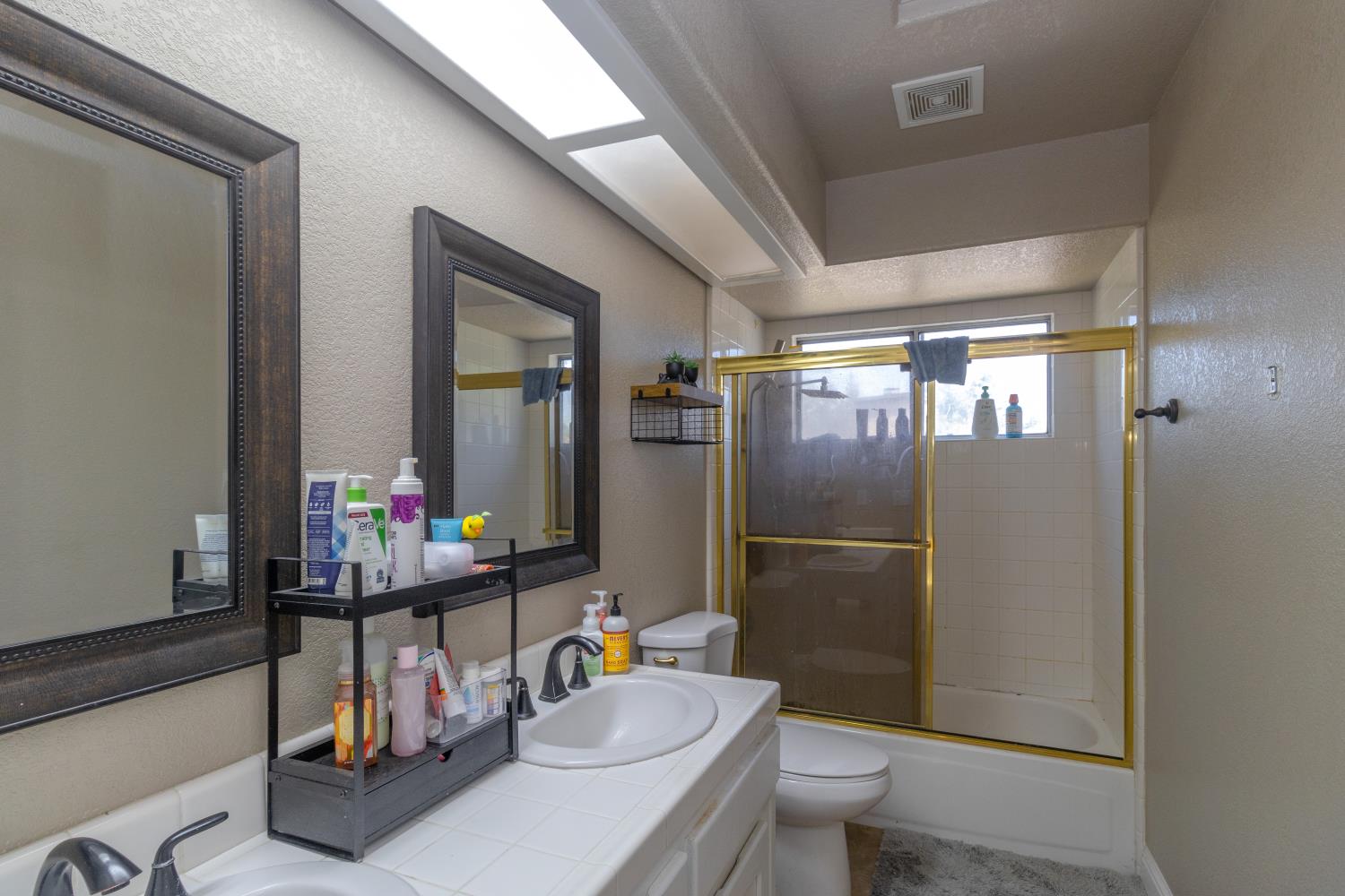 6257 N Capri Ct, Fresno, CA 93711