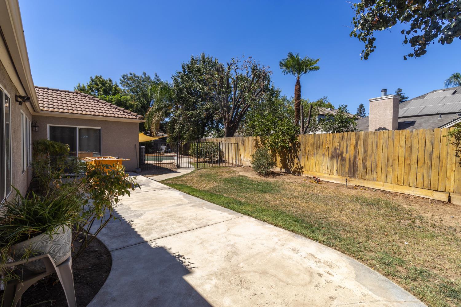 6257 N Capri Ct, Fresno, CA 93711