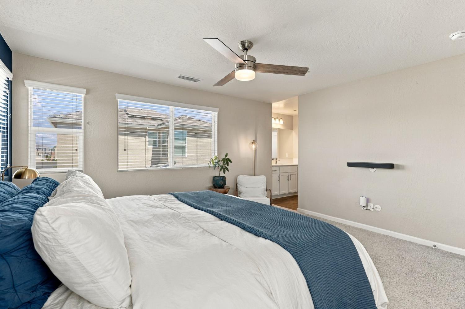 1123 Royalty Way W, Madera, CA 93636