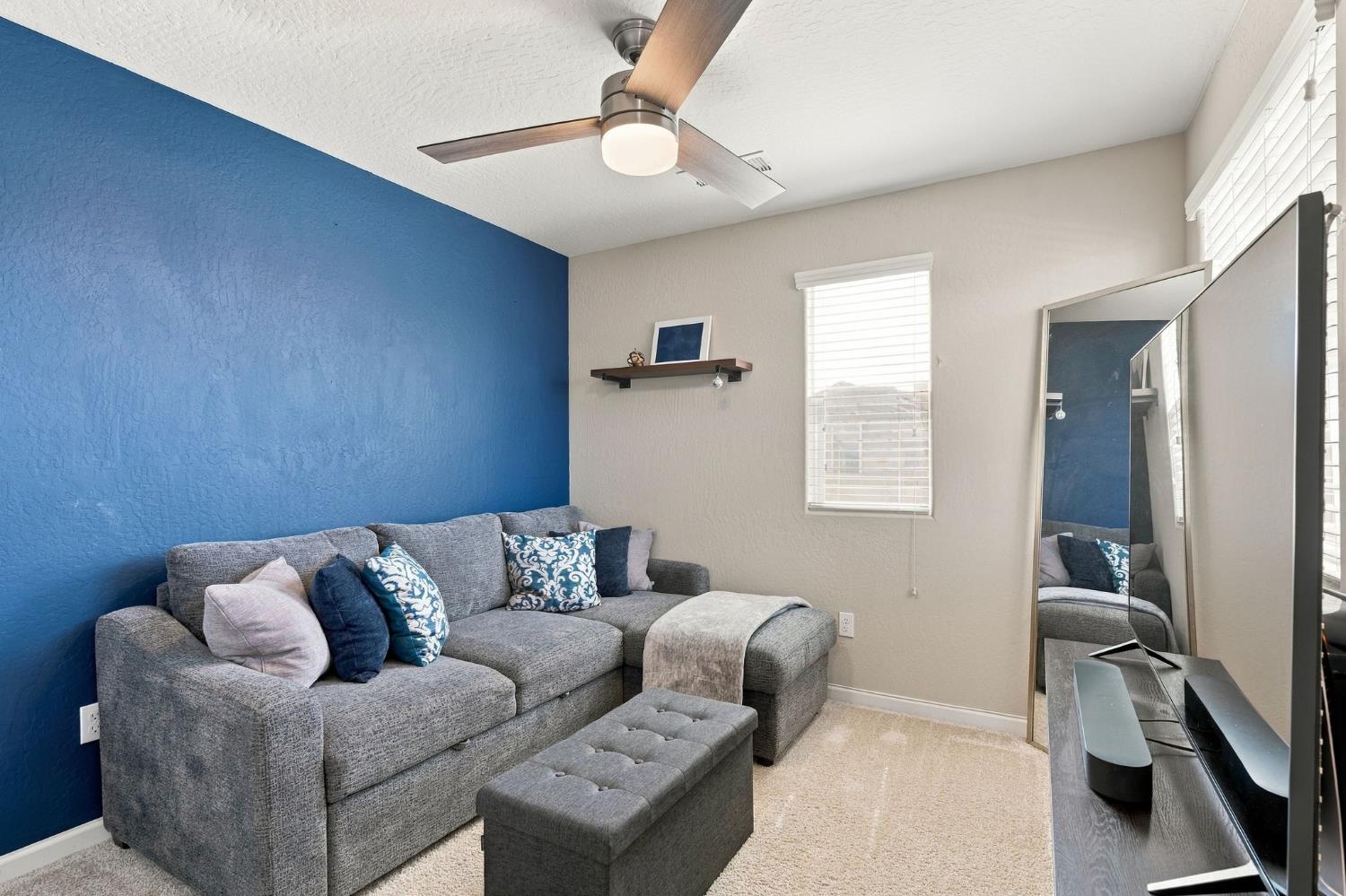 1123 Royalty Way W, Madera, CA 93636