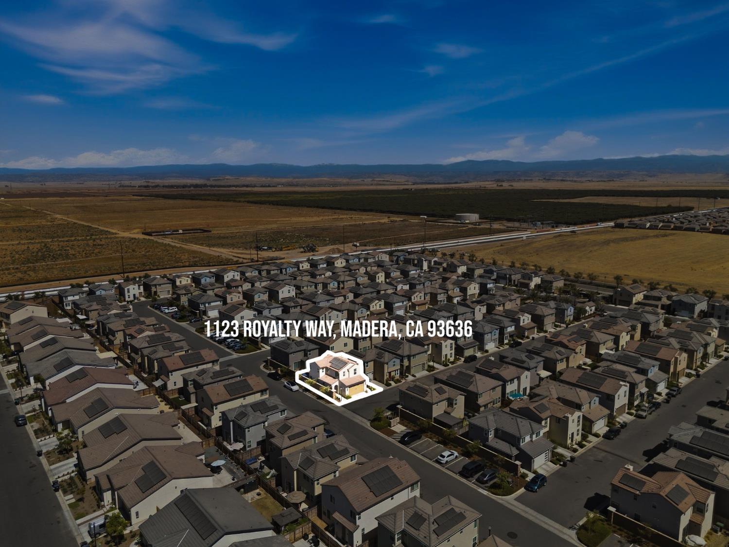 1123 Royalty Way W, Madera, CA 93636