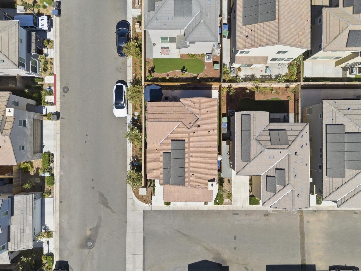 1123 Royalty Way W, Madera, CA 93636