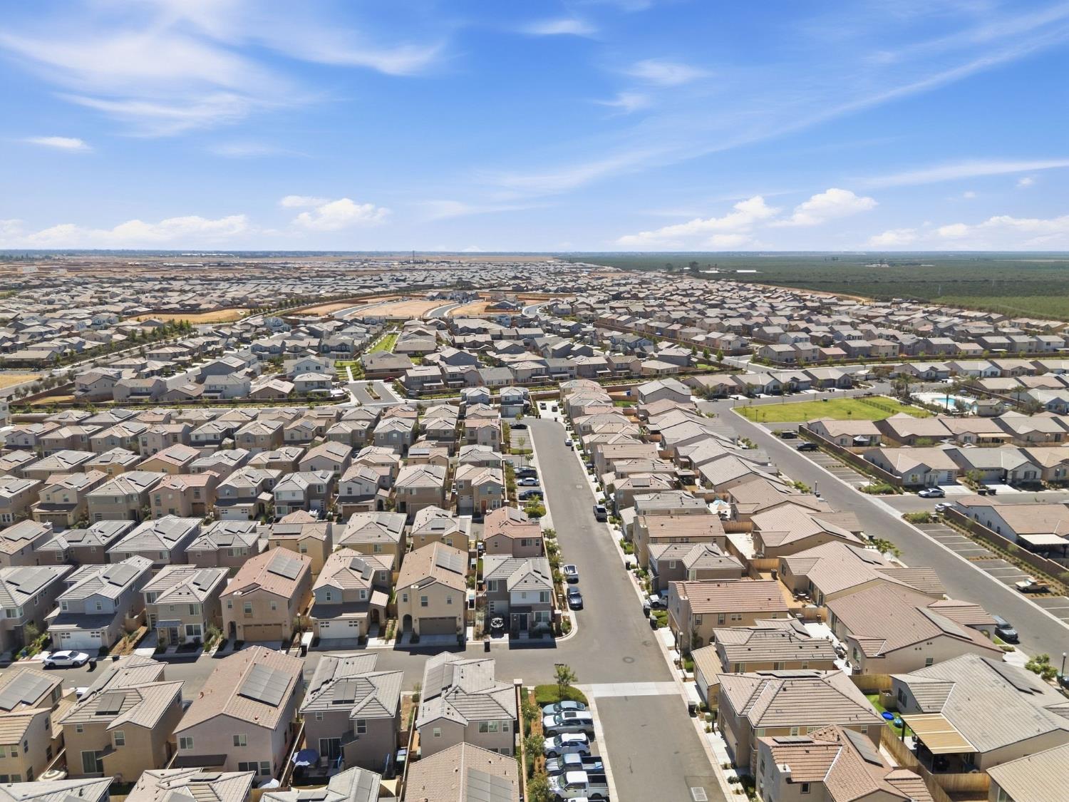 1123 Royalty Way W, Madera, CA 93636
